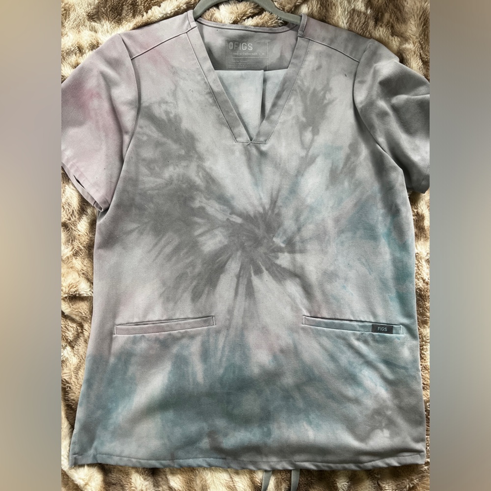 Figs Scrubs: White Tied Died: Pink/Teal/Grey: Medium: Casma Top & Zamora Joggers